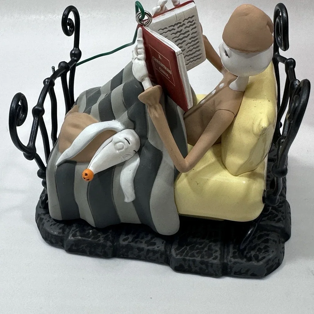 Hallmark Keepsake Bedtime Stories Nightmare Before Christmas Ornament‎ 2021